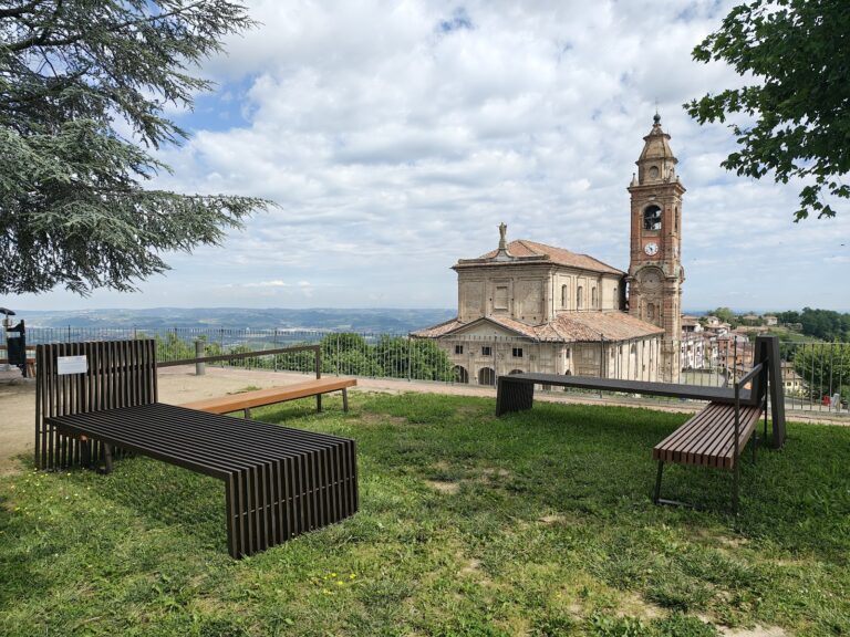 Due panchine per Vittorio