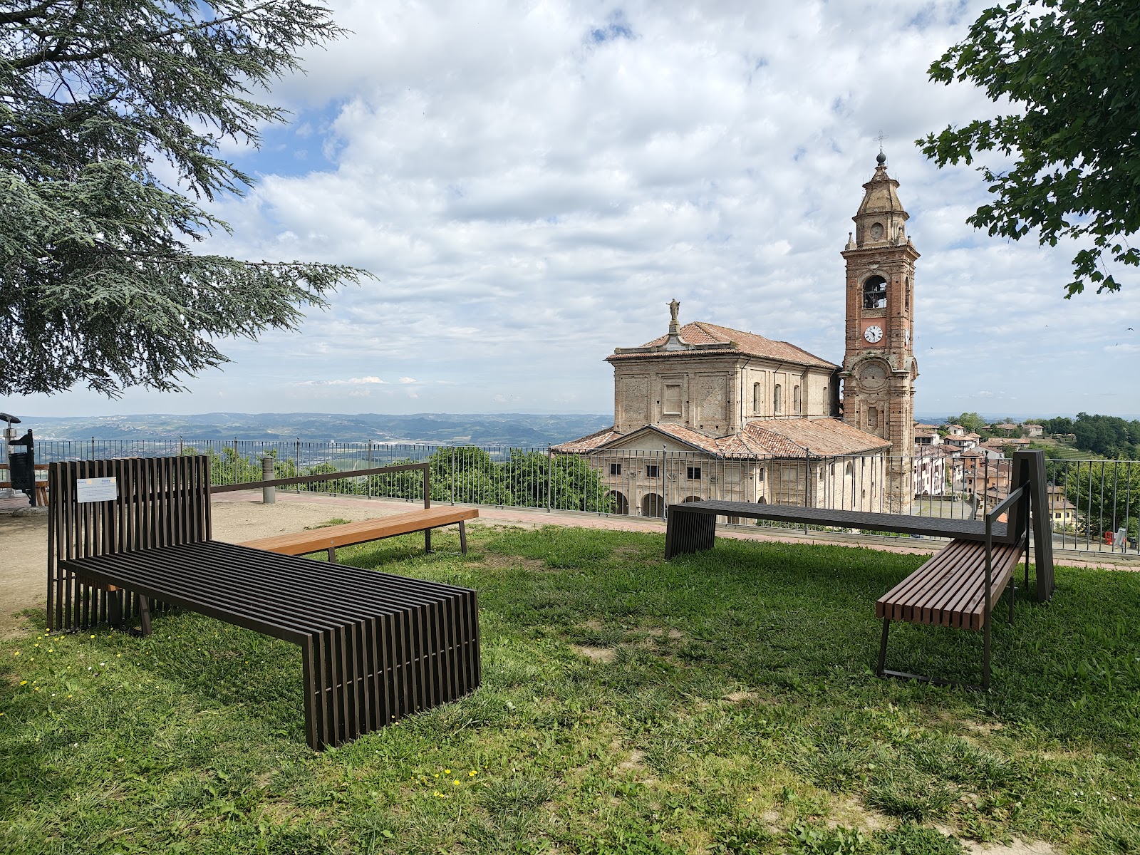 Due panchine per Vittorio