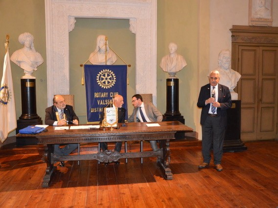 Con il Palazzo dei Musei di Varallo
