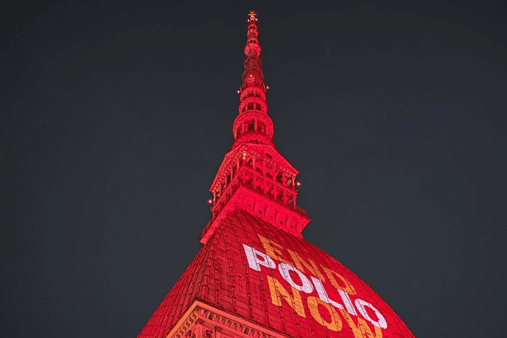 Il Rotary illumina la lotta alla Polio